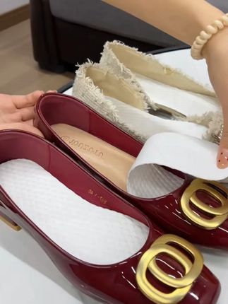 这个一次性鞋垫设计的太贴心了,舒适又透气~不用洗臭鞋垫了,用完就可以直接丢掉 #鞋垫 #透气舒适不臭脚 #好物推荐🔥 #爆款热卖中 #质量杠杠的好