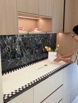 为桌面穿上优雅外衣,生活更有仪式感。呵护心爱桌面,让美好时光更持久。 #家居软装搭配  #桌面改造 #长方形桌垫   #pvc桌垫 #小苏家桌垫