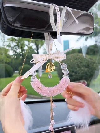 铃兰花的花语是:铃兰花开,幸福归来。#汽车好物 #礼物推荐 #汽车好物# 礼物推荐 #车品# 汽车好物推荐 #汽车挂件
