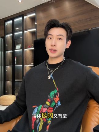 男士秋冬新款痞帅男装潮牌手绘卡通印花圆领卫衣百搭时尚上衣 #男生穿搭 #男生必备 #慵懒风穿搭 #百搭 #秋季新款穿搭