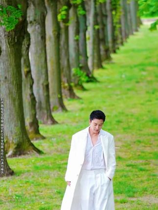 头上头屑多,头痒,小红疙瘩,不要再拖了,试试二硫化硒洗发剂 #贾乃亮 #仁和 #国货 #亮哥 #热点