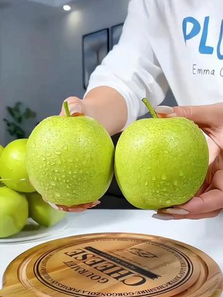 砀山青皮蜜来啦!#脆甜多汁细腻无渣!属于#新鲜应季水果 ,甜蜜爽口!大人小孩都喜欢!皮薄肉厚汁水多!喜欢的可不要错过啦!#水果 #优质水果 #砀山梨