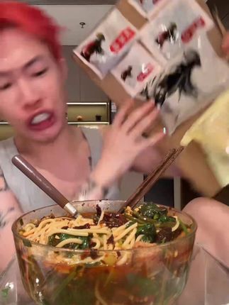 超绝羊肉粉,鲜粉怼进羊汤包!喝一口鲜气直冲天灵盖!绝了#强烈推荐 #太好吃了 #好吃到停不下来 #嗦粉 #羊肉粉