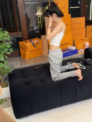 这个#猫人 大品牌的被子真的太合适了,贴身盖它暖和又舒服#床上用品 #被子秋冬款 #家纺床上用品