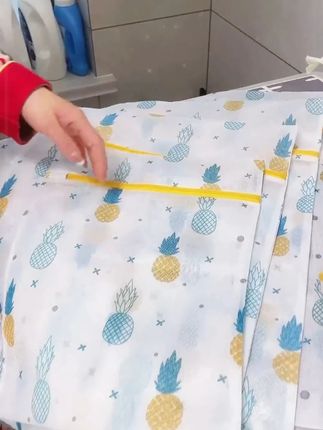 内衣毛衣或者闪亮亮的衣服一定要放洗衣袋里洗,防变形还能防刮