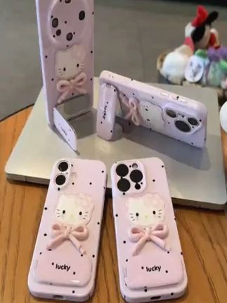 凯特猫跟蝴蝶结才是绝配好吗好朋友能送我一个吗谢谢 #这个手机壳真的长在我心巴上了 #这也太可爱了吧 #支架手机壳 #快分享给你的好友 #也太可爱了吧