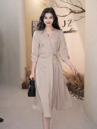 该相见的人总有一天会相见 #早秋上新 #显瘦穿搭 #连衣裙 #时髦精