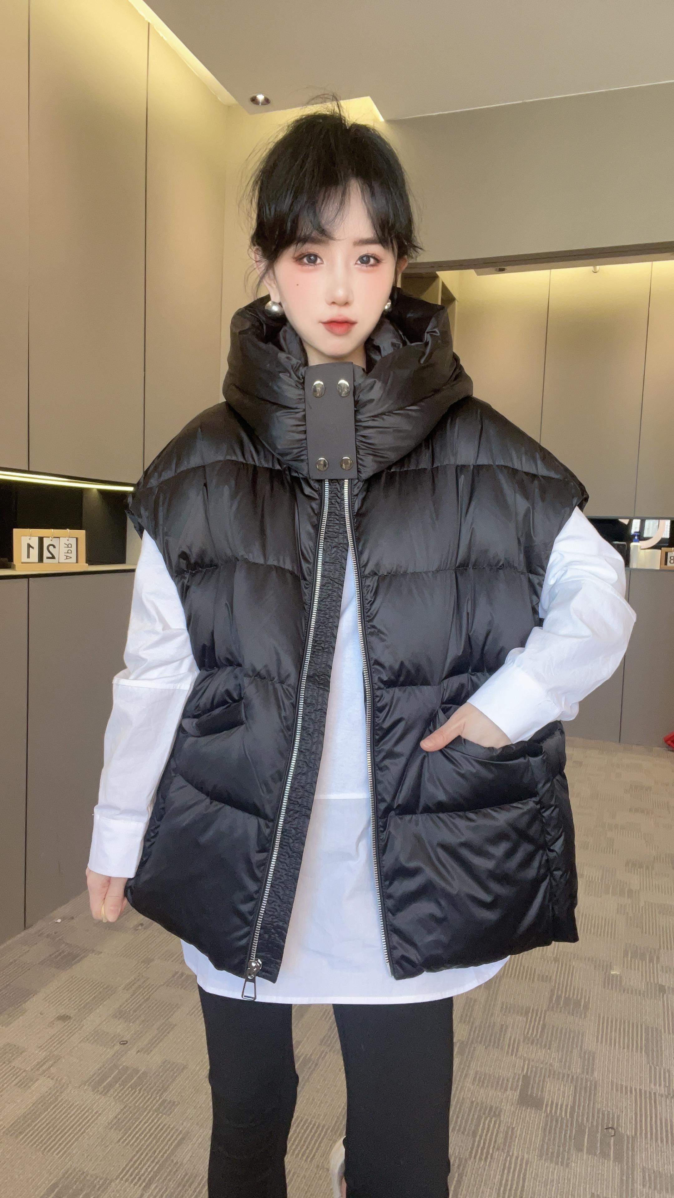 新款上新 用羽绒马甲来对抗寒冷吧 #谁穿谁好看系列 #显瘦穿搭 #显瘦遮肉 #胖瘦都能穿