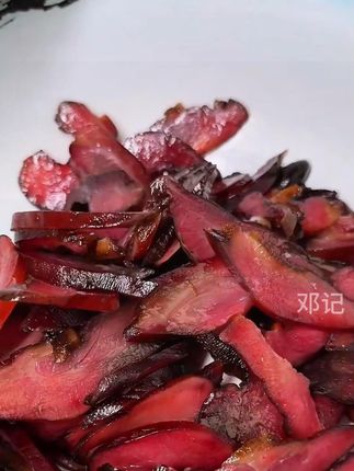 湖南柴火烟熏腊猪拱嘴 ,吃起来Q弹有嚼劲,有没有喜欢的老乡可以整点去尝尝#腊猪拱嘴#腊味#地方特色美食#妈呀太香了