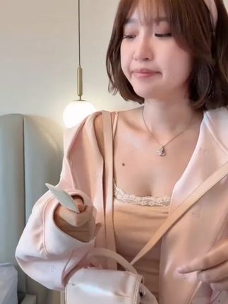 秋季必备!CKKOR女款薄款刺绣连帽卫衣,慵懒又时尚 #慵懒风外套 #女款连帽卫衣 #CKKOR新款卫衣 #秋季卫衣推荐 #刺绣设计卫衣