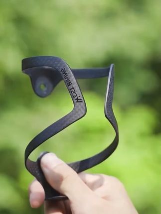 西骑者碳纤维自行车水壶架山地公路车一体成型水杯架放水瓶支架#西骑者碳纤维水壶架 #自行车水壶架 #碳纤维自行车水壶架 #水杯架 #水瓶支架