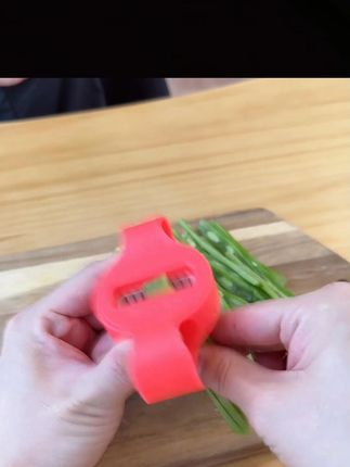 大号豆角切丝器,家用多功能切菜神器,轻松切丝! #豇豆切丝器 #多功能神器 #家用切菜神器 #家用切菜器 #多功能切菜器