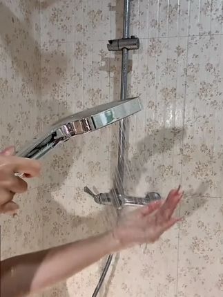 极致水力SPA,畅享沐浴新体验!智能三档淋浴喷头,轻松切换,满足肌肤各种需求,增压莲蓬头让你在家享受澎湃水力! #花洒喷头 #莲蓬头 #沐浴新体验 #三档增压 #花洒套装
