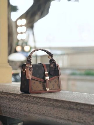 七夕送她这款包,藏着你说不出的情话。 #包包种草 #七夕礼物 #仪式感