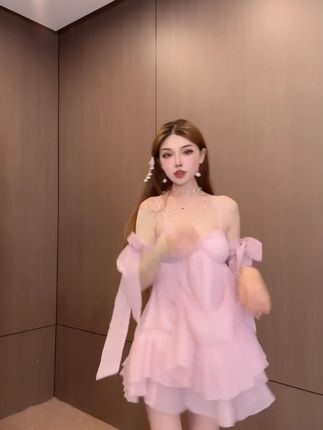 龙怼怼推荐【朝花夕拾】法式绝美吊带连衣裙性感2025新款度假风短裙