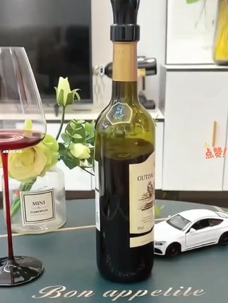 花瓣型红酒瓶塞倒酒器通用葡萄酒瓶酒嘴存酒密封保鲜二合一封口盖 家里有喝不完的红酒,就用这个保鲜塞拧成花瓣形状,就是个倒酒器。 旋转一下就能密封保鲜,真的是好方便呀 #瓶塞 #红酒保鲜瓶塞