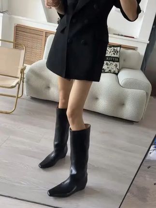 接下来一双极简靴子足够了#显高显瘦显腿长 #穿出高级感 #气场全开 #女鞋推荐 #靴子