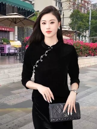 做自己世界里的大女主 自信洒脱#旗袍 #穿搭 #谁穿谁好看