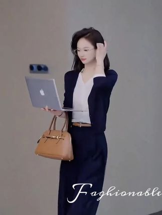#张予曦毕雯珺真拍了红裙抱 #深情眼 #张予曦 #毕雯珺