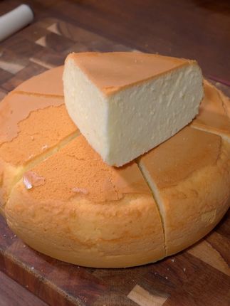 看起来非常简单的电饭煲蛋糕,为什么无数人翻车?有的做成了死面大饼,有的夹生发粘其实是方法不对,今天教你正确做法,这是我失败3次总结出来的经验。按照这个方法,想失败都难#电饭煲蛋糕  #电饭煲美食  #自制蛋糕  #美食教程 #蛋糕预拌粉