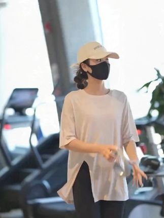 运动也要美美哒亲肤速干面料下摆开叉设计自由伸展无束缚 #好物推荐 #好东西一起分享