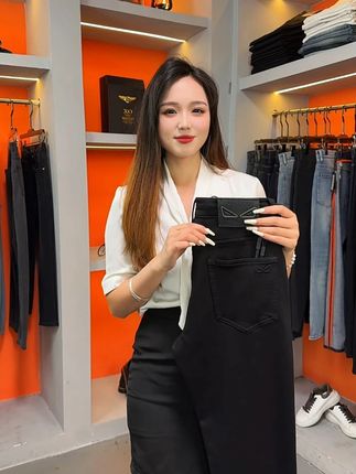 时尚帅气,经典百搭的秋冬款大黑牛,防褪色防染色 #牛仔裤 #百搭裤子 #男士牛仔裤 #秋冬穿搭 #品质男装