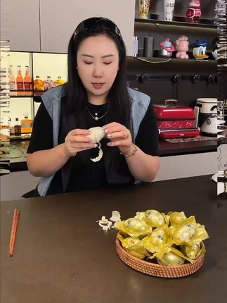 蛋黄绵密翻沙 就像蟹黄的口感一样 ,吃起来真的太爽了#咸鸭蛋 #下饭菜 #大人小孩都爱吃