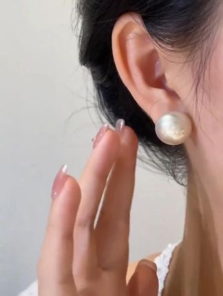 姐妹们!噂嘟太美了,轻松拿捏韩女氛围感,戴上巨显气质!#时尚饰品 #耳饰 #精美耳饰 #方脸适合戴的耳饰
