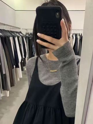 韩系简单大方高级感穿搭巨好看小个子黑色吊带灰色针织衫套装女秋 #ootd穿搭 #今天穿什么 #时髦精 #时尚单品 #针织衫套装