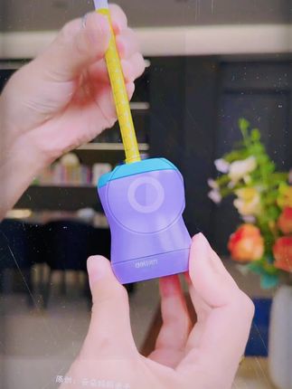 得力便携式卷笔刀小巧精致放笔袋带去学校使用很方便!#卷笔刀 #削笔器 #削笔刀 #文具安利 #开学必备