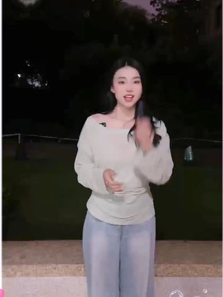 黑夜出门再也不怕!超亮迷你手电筒包邮到家 新款手电终于到货了,设计的是便携的尺寸,它采用全铝合金机身抗摔耐压,P50的强光核心灯珠,强光,中光,爆闪收三挡调节,还可以伸缩变焦,typec快充口,充电速度快,还带有防摔手绳,更是生活及防水,雨天也能使用。户外家用都可以,还没合适手电的可以看看这款,包邮到家。#手电筒 #强光手电 #强光手电筒 #自行车灯 #骑行装备
