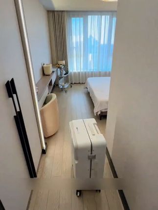 但凡衣服多的,都给我去买这个压缩收纳袋!! 真的太太太能装了吧,无论是开学返校还是出差旅行,准备上这么一套,行李箱都变整齐了!!#收纳袋 #压缩收纳袋 #行李箱收纳 #出差旅行必备 #开学必备