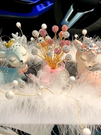 一鹿有你一路平安小鹿女士高端镶钻汽车车载摆件内饰装饰车内#时尚饰品 #创意摆件 #汽车摆件 #车内装饰 #车载摆件