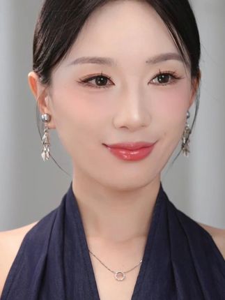 显白神器610,别太美了好嘛 #向日花唇蜜 #口红试色 #鲸落 #美妆分享