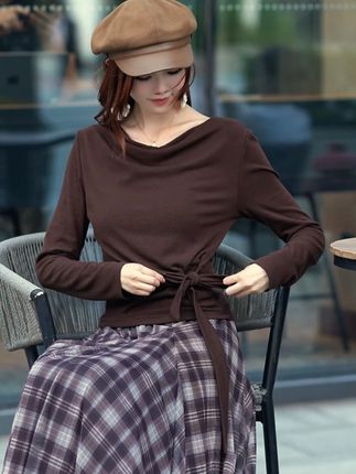 婚姻本来就是一场合作,其实你没必要弄成爱情的样子,记住了,爱会消失。底层男人为了续香火,中层男人为了找帮手,上层男人为了找强队友,渣男就是要你扶贫。 #印花裙 #正反两穿 #洋气减龄 #谁穿谁好看
