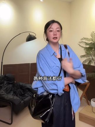 小众设计新款复古腋下大容量托特包斜挎包侧拉链饺子包#大容量包 #饺子包 #斜挎包 #包包推荐 #腋下包