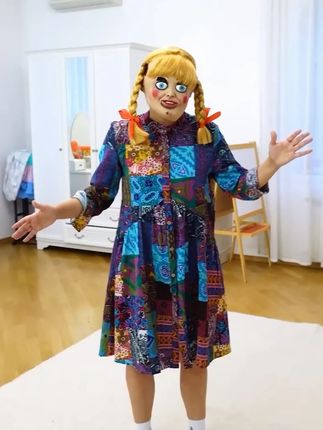 这是个极其诡异的芭比娃娃,别试图着去招惹它