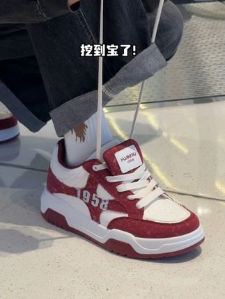 一天没见兄弟怎么要抬头看他了!原来是穿了环球6.5公分板鞋! #好鞋推荐#ootd穿搭#哎呦喂你鞋真好看#谁穿谁好看#男鞋