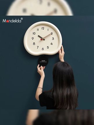 Mandelda免打孔客厅挂钟2025新款网红摇摆创意钟表现代简约时钟#Mandelda挂钟 #网红挂钟 #摇摆挂钟 #现代简约时钟 #客厅挂钟