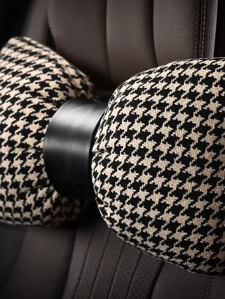 高级感典雅汽车头枕女神款车载护颈枕轻奢风车内装饰内饰用品大全#汽车护颈枕 #女神款 #车载头枕 #轻奢内饰 #车内装饰