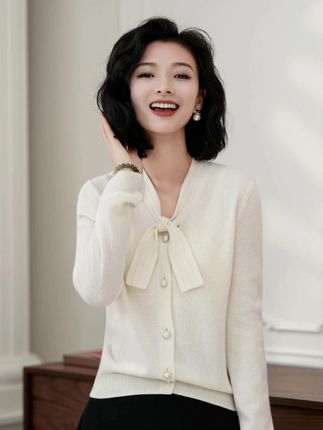 救命!这件羊毛蝴蝶结针织衫,减龄又优雅还超暖和!#女装 #时尚穿搭 #针织衫 #减龄穿搭 #优雅风