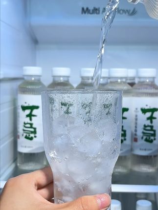 三伏天一到,那嘴里是又干又渴,那这个金银花茶饮,一定要多囤点#银杞#茶饮#草本饮料#超好喝#夏日饮品