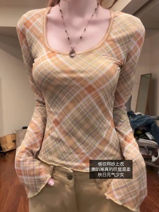 秋日元气少女_喇叭袖格纹网纱上衣来咯! #小个子穿搭 #ootd #小众设计款 #今日分享 #格纹上衣