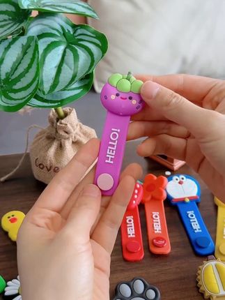 有了这么可爱的#卡通创意理线器 ,家里的数据线、电源线、充电线都不会乱了,真好。#超便宜超划算#美观实用