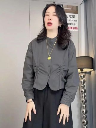 #谁穿谁好看#时尚穿搭#穿出自己的风格#今天穿什么#衬衫欧洲站2025秋季新款圆领腰间松紧褶皱设计感衬衣小众时尚洋气衬衫