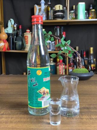 牛栏山陈酿白牛二,42度500毫升,好喝不贵,工薪阶层口粮酒 #牛栏山 #白牛二 #牛栏山陈酿 #牛栏山白酒 #口粮酒