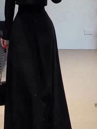 舒胡蕾 赫本套装 西装面料气质时尚显瘦高腰短款含口袋长袖套装 #舒胡蕾# RICHINCHEESE #跟电子闺蜜晒红人秋日穿搭# 秋日户外就穿琥珀系 #琥珀系