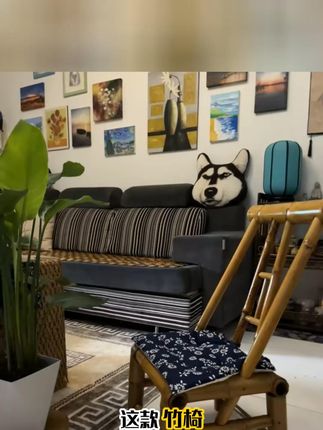 这款竹椅居然比家里的沙发还稳!你坐上去那一刻,简直像被一股无 这款竹椅居然比家里的沙发还稳!你坐上去那一刻,简直像被一股无形的力量托住,承重力强到连大象都能轻松驾驭!而且它的材质特性让它不容易霉变,就像穿了一件外套,潮湿天气也不用担心。舒适透气的设计,坐上去仿佛置身于竹林间,微风轻拂,每一口呼吸都带着自然的清凉。如果你还没体验过这款家用竹椅子,那真的亏大了!#竹椅 #竹椅子 #竹椅厂家 #竹椅子靠背椅 #竹椅手工