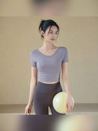 Ackdcs瑜伽美背上衣女2025夏季新款跑步运动短袖T恤训练健身套装#Ackdcs瑜伽衣 #女士运动上衣 #夏季新款 #跑步T恤 #健身套装