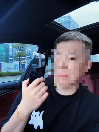 一款百搭的高颜值太阳墨镜,不仅能防紫外线,还可以修饰脸型,带上分分钟出大片 #气质范 #黑色墨镜 #墨镜一戴谁也不爱